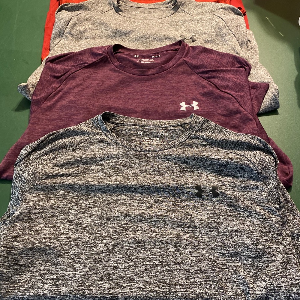 Under armor men’s large shirts